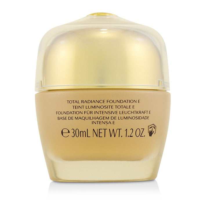 SHISEIDO FUTURE SOLUTION LX TOTAL RADIANCE FOUNDATION SPF15 — Age-Defying, Luminous Finish