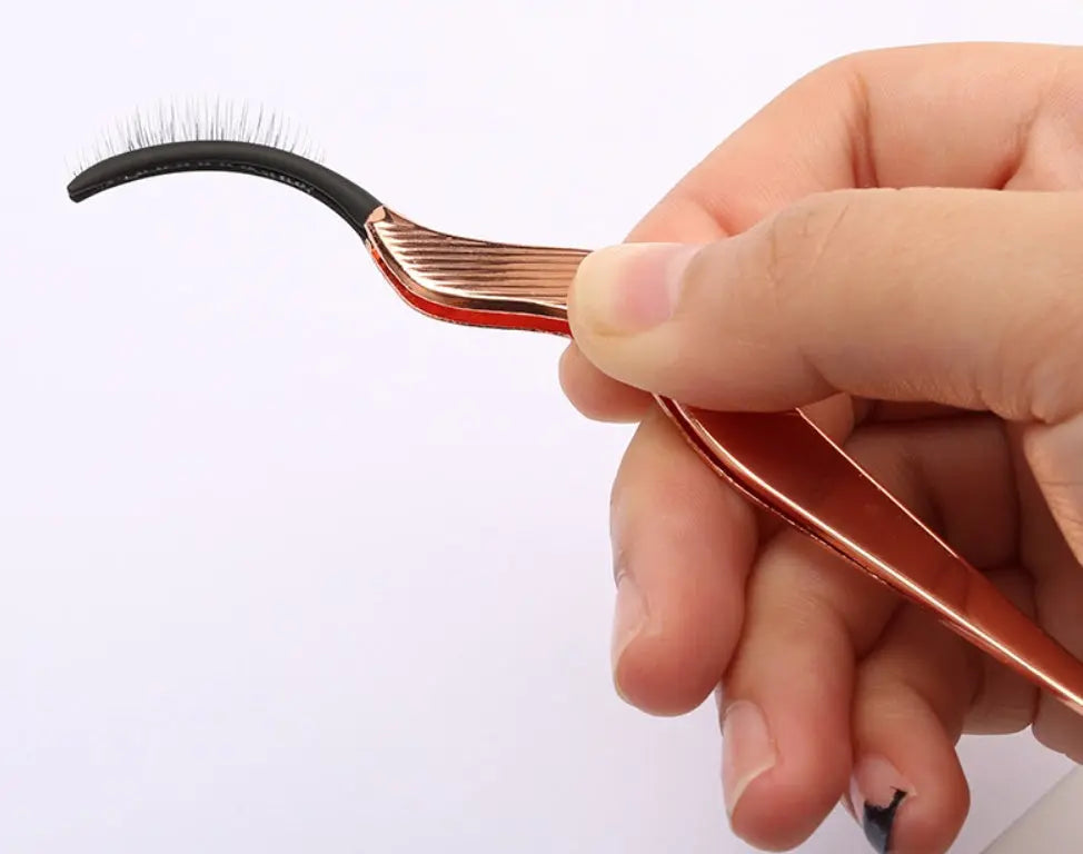 Professional rose gold lash curler with local style design