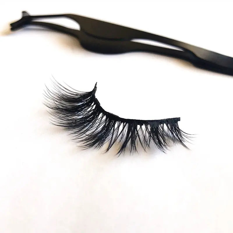A Pair Of False Eyelashes With Magnets Jane Iredale
